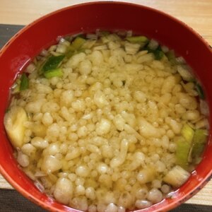 天かすと揉み海苔の味噌雑煮